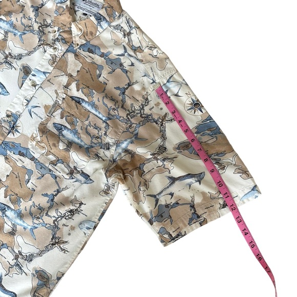 Columbia Short Sleeve Button Up Shirt with Map & Fish Print Size: XL - Picture 6 of 10